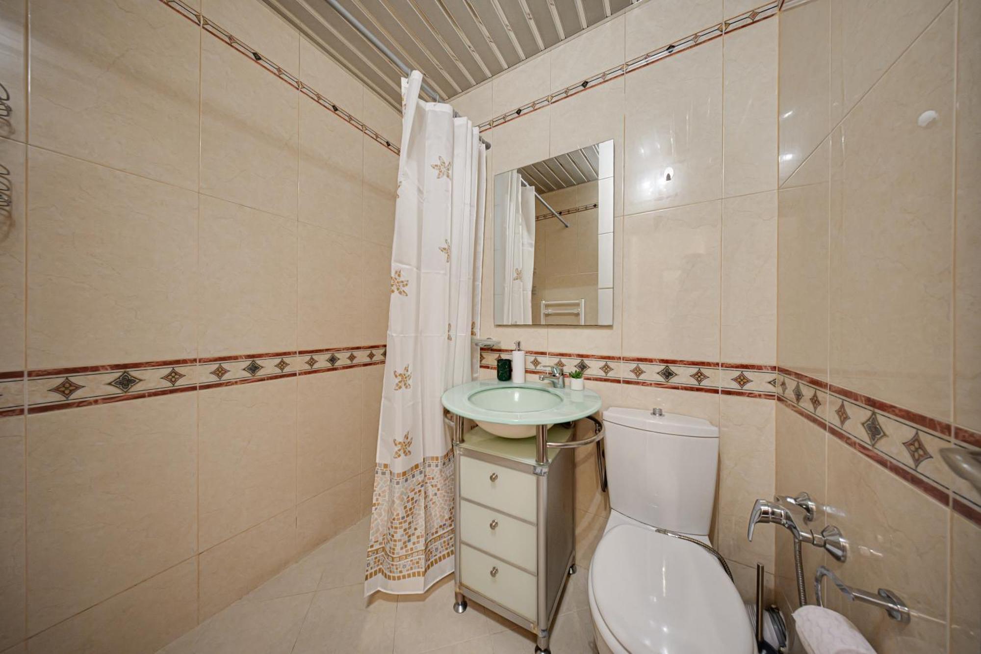 Southpark Luxe - Free Underground Parking Apartment *